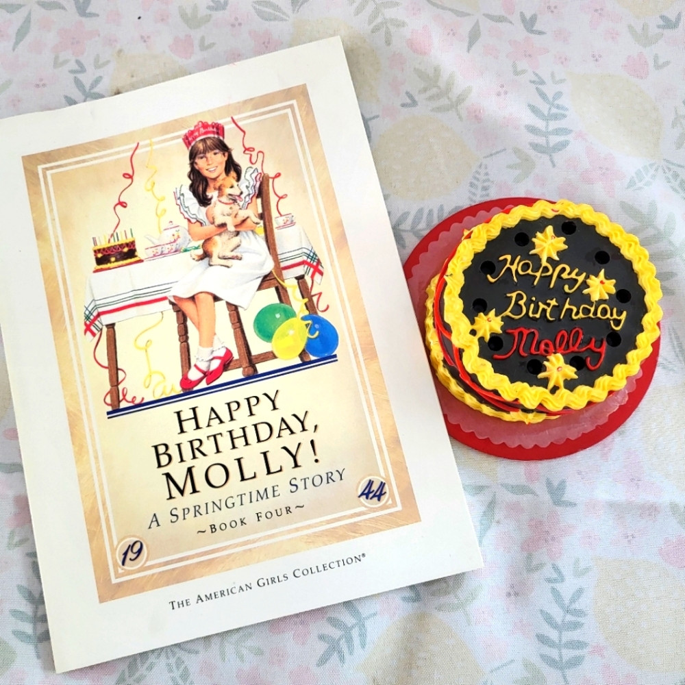 Vintage Pleasant Company American Girl Molly's Birthday Cake and book